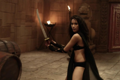 1_1118full-krystal-vee